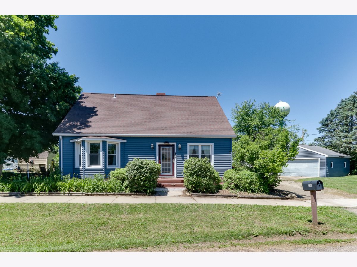  Sold Deer Creek Illinois, 307 Perry