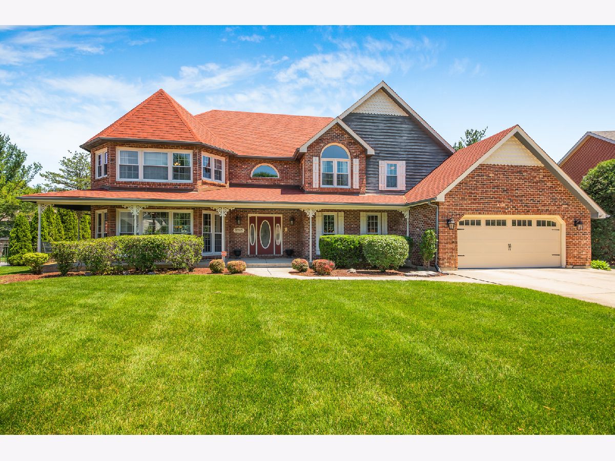 Homes Sold Carriage Hill Darien Illinois, 8713 Lake Ridge