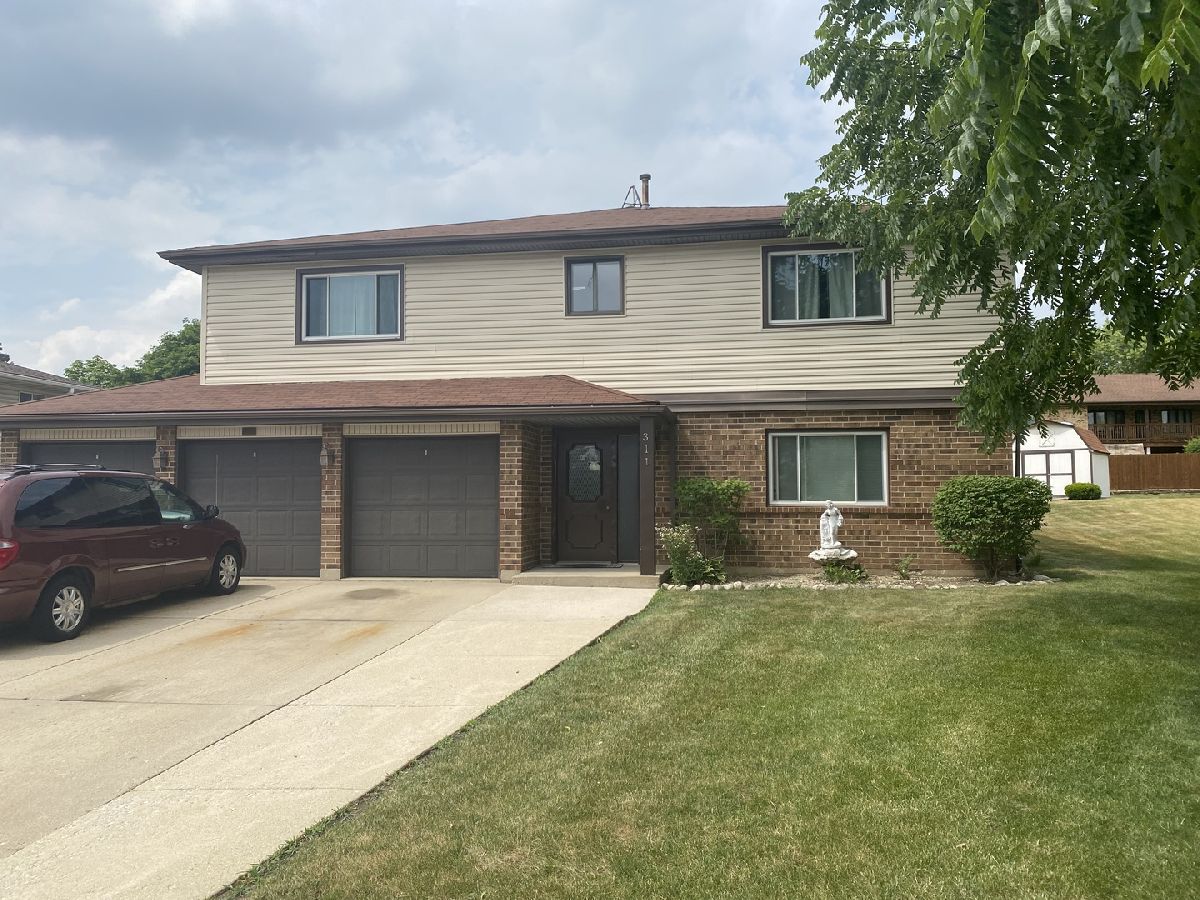 Townhomes & Homes Sold Brookdale Estates Bloomingdale Illinois, 311 Dawn