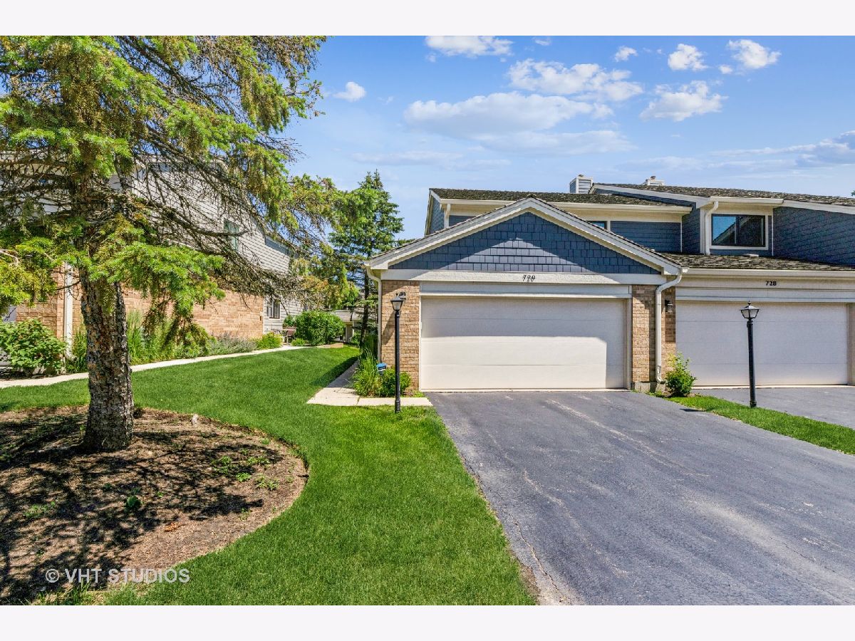 Townhomes Rented Riva Ridge Ii Libertyville Illinois, 720 Caliente