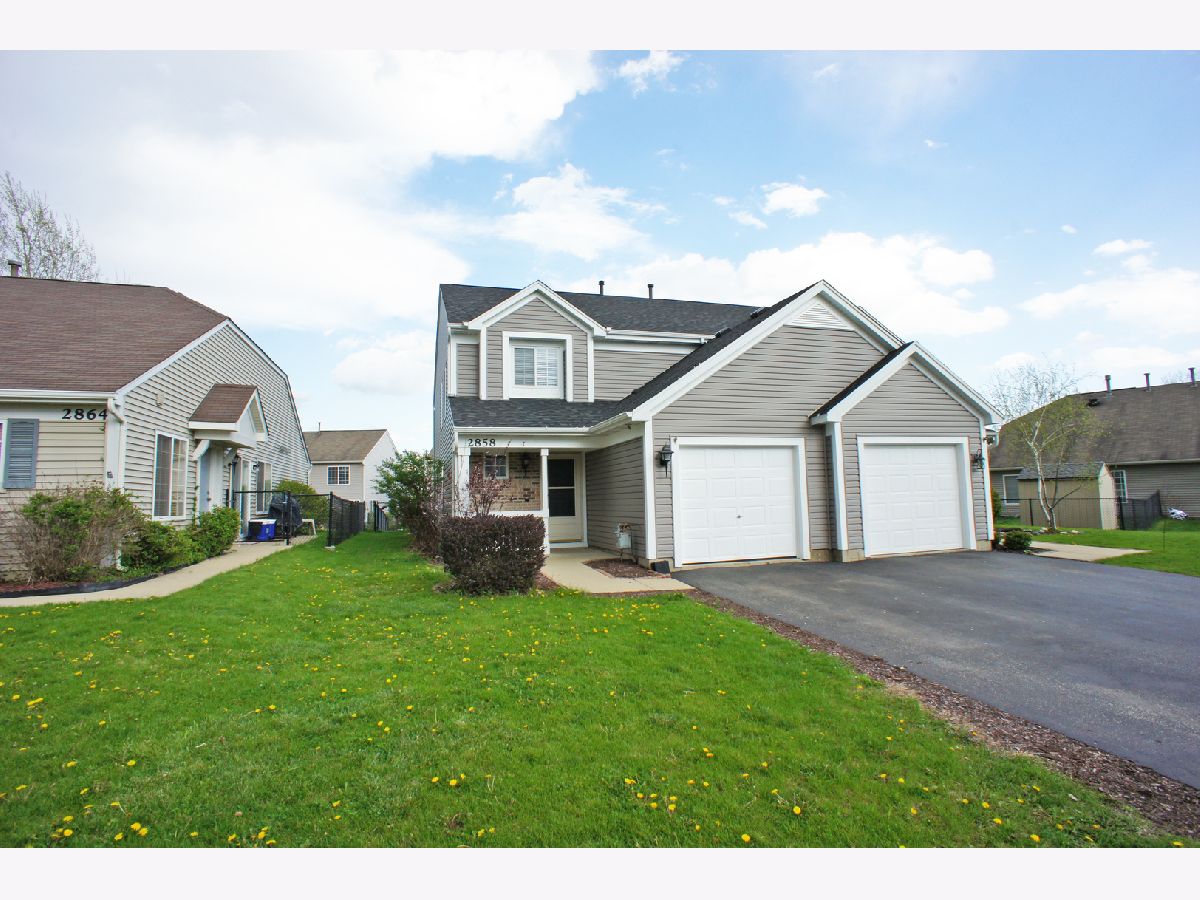 Townhomes Rented Impressions Lake In The Hills Illinois, 2858 Sorrel Row