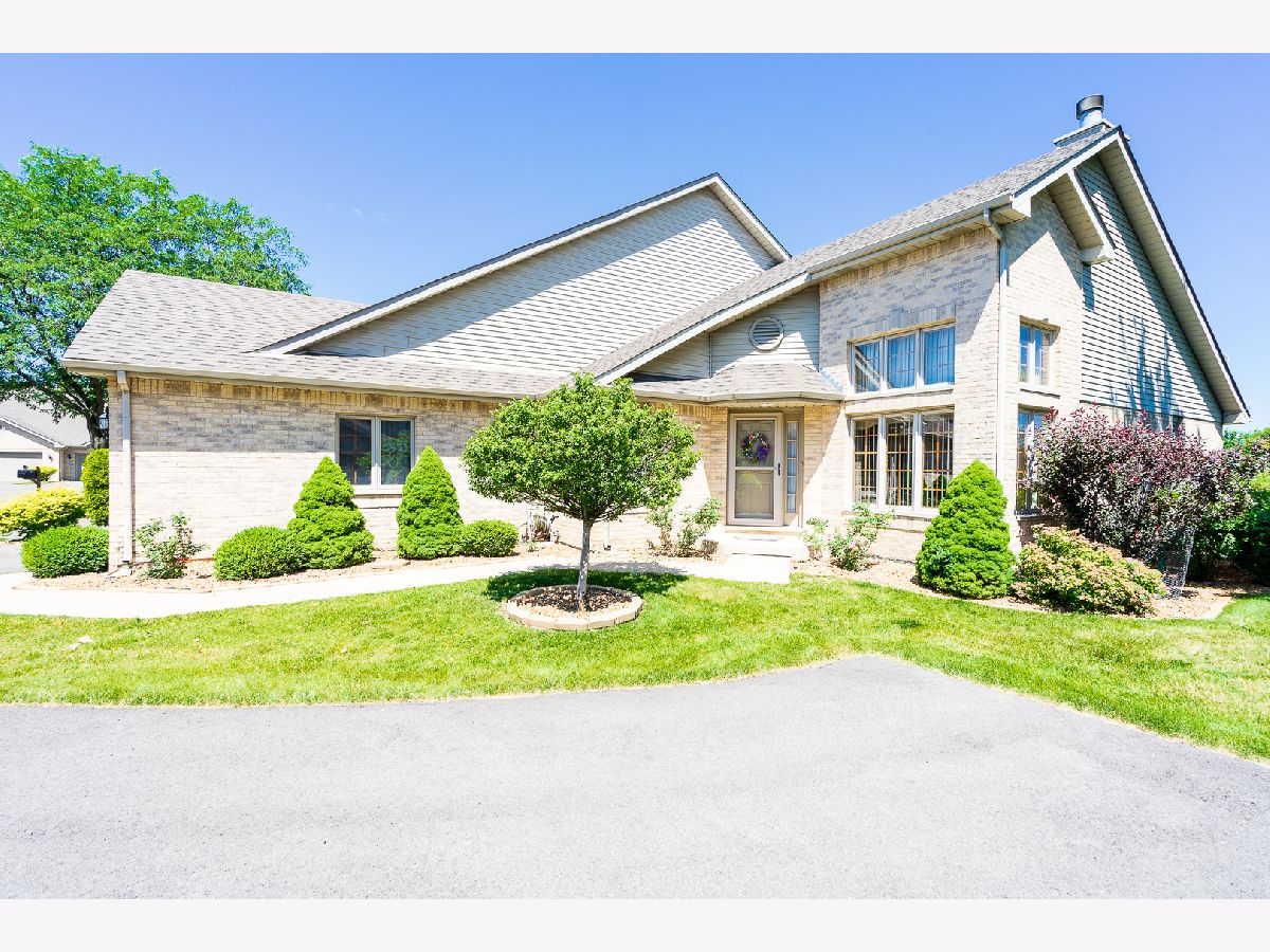 Townhomes & Homes Sold Crystal Cove Tinley Park Illinois, 16621 Wexford