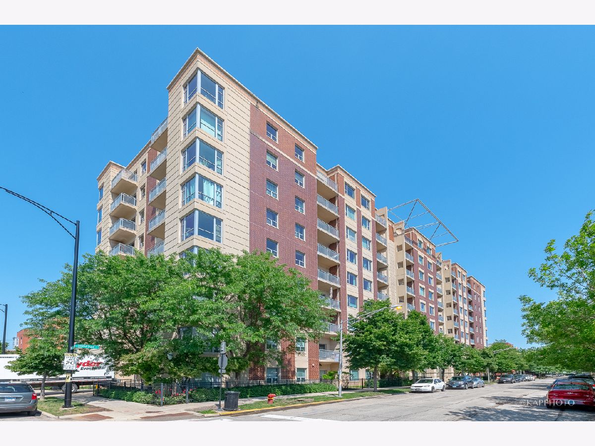 Condominiums Sold Westhaven Park Chicago Illinois, 100 Hermitage