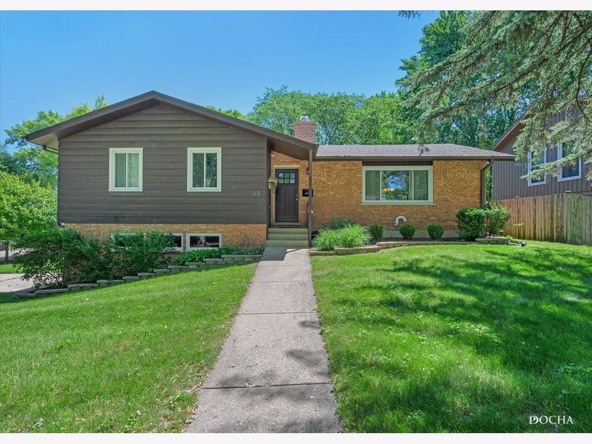 Homes & Condos & Townhomes Sold Country Knolls North Elgin Illinois, 149 Mckinstry
