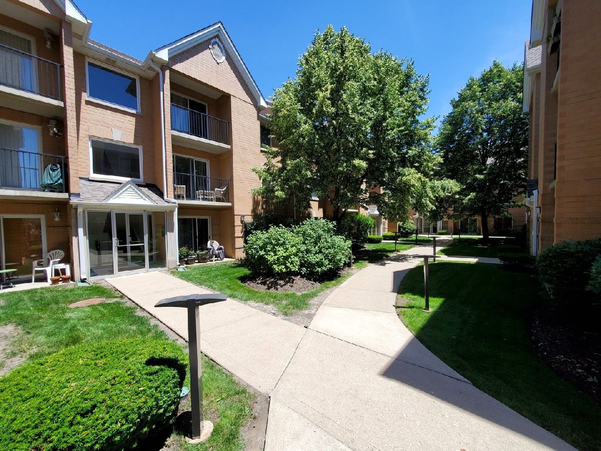 Condominiums Rented River Front Condos Chicago Illinois, 8700 Evelyn