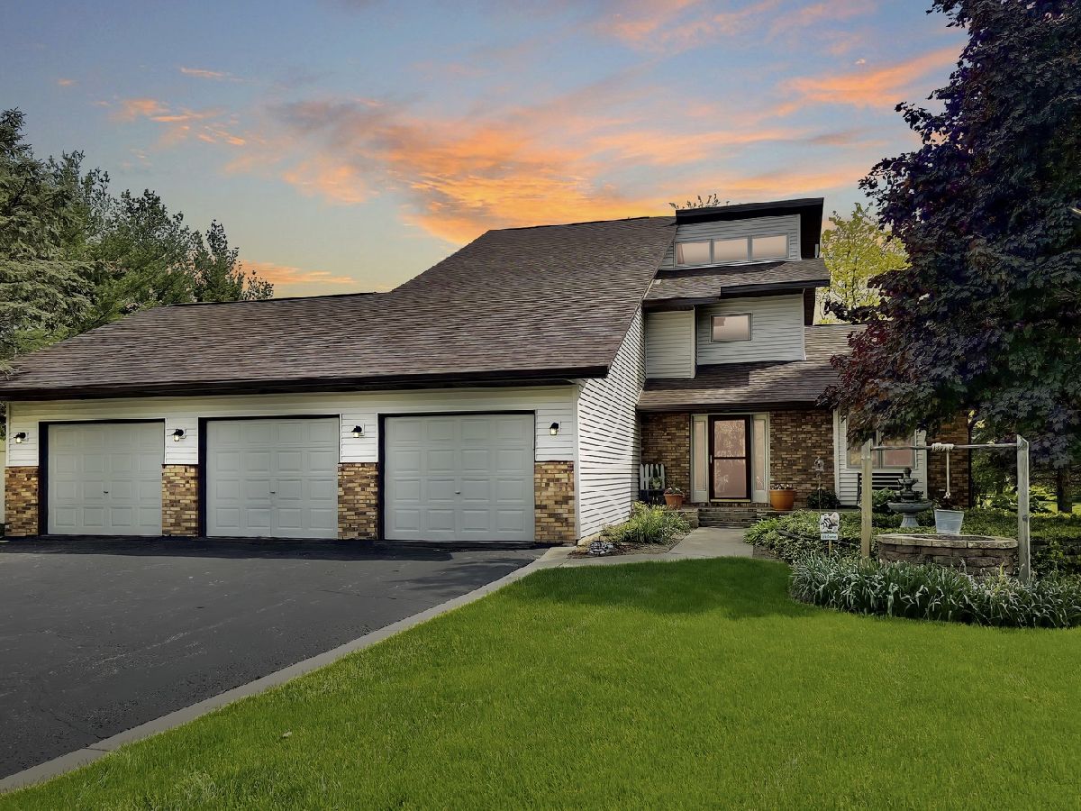 Homes Sold Columbine Square Elgin Illinois, 39W131 Chisholm