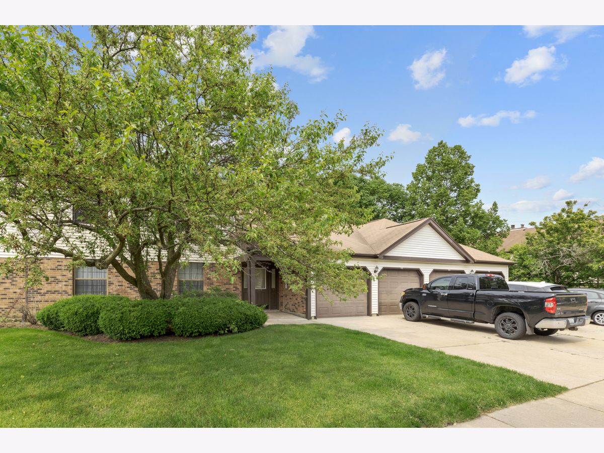 Condominiums Sold Chatham Buffalo Grove Illinois, 711 Weidner