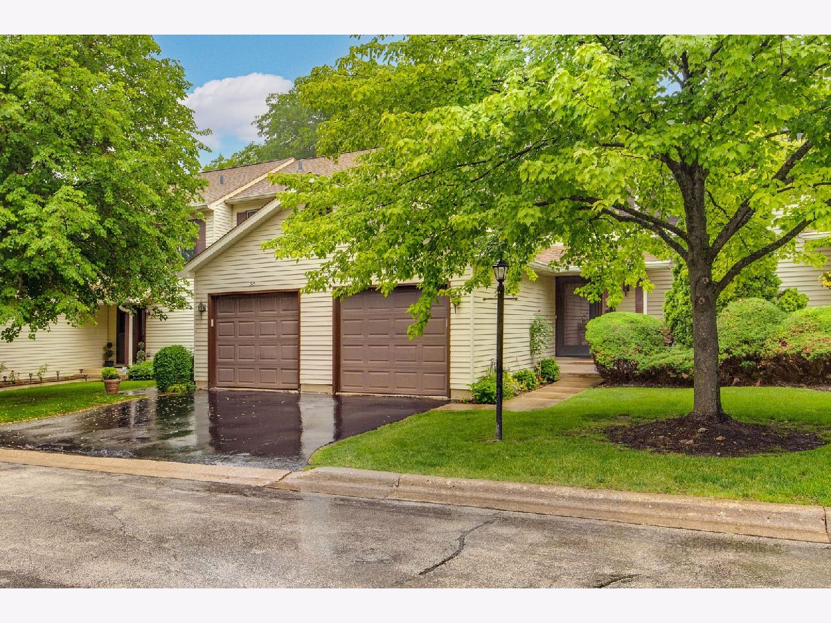 Townhomes Sold Creekside Villas Palatine Illinois, 517 Villa Circle