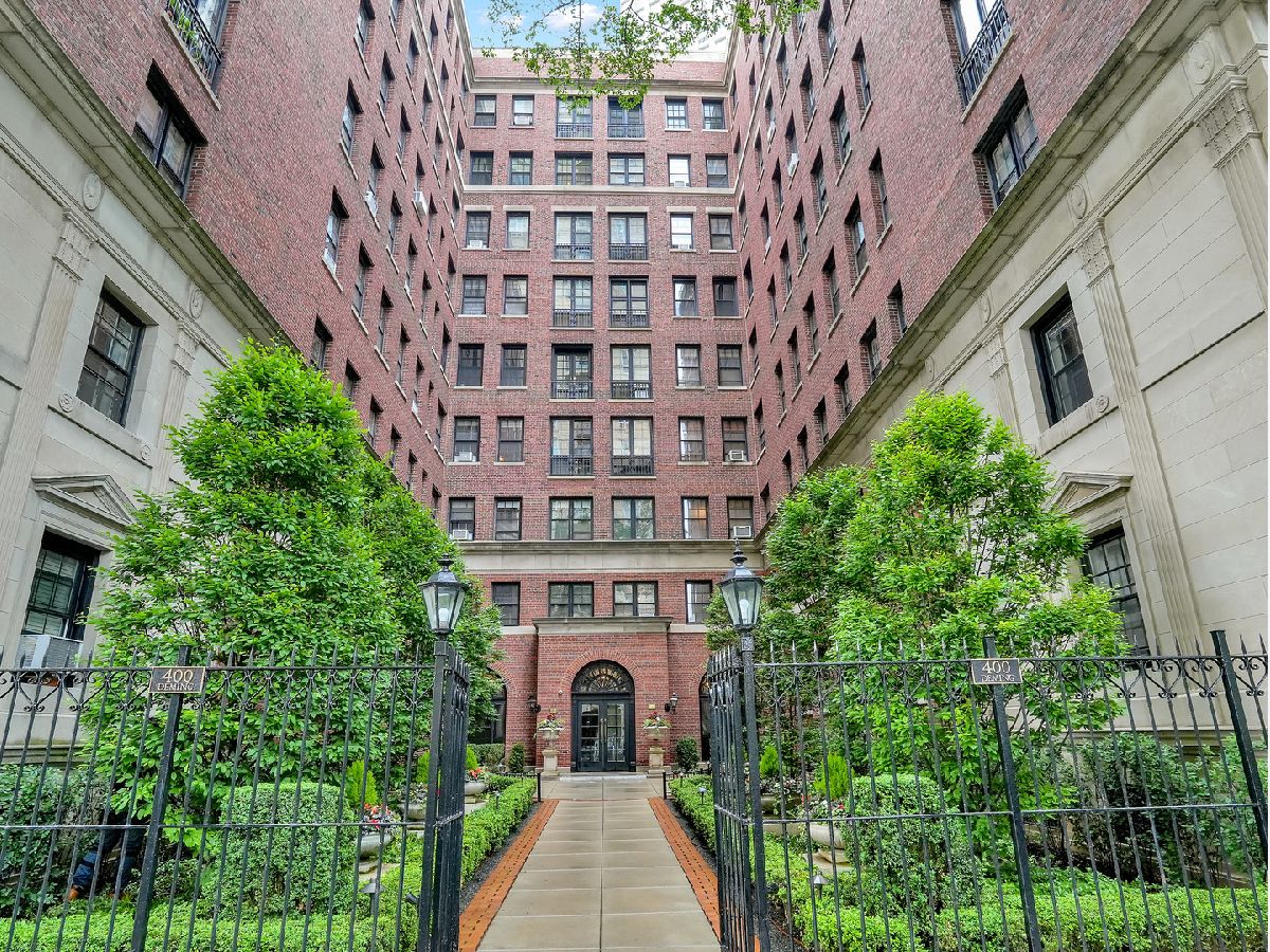 Condominiums Sold Marlborough Chicago Illinois, 400 Deming