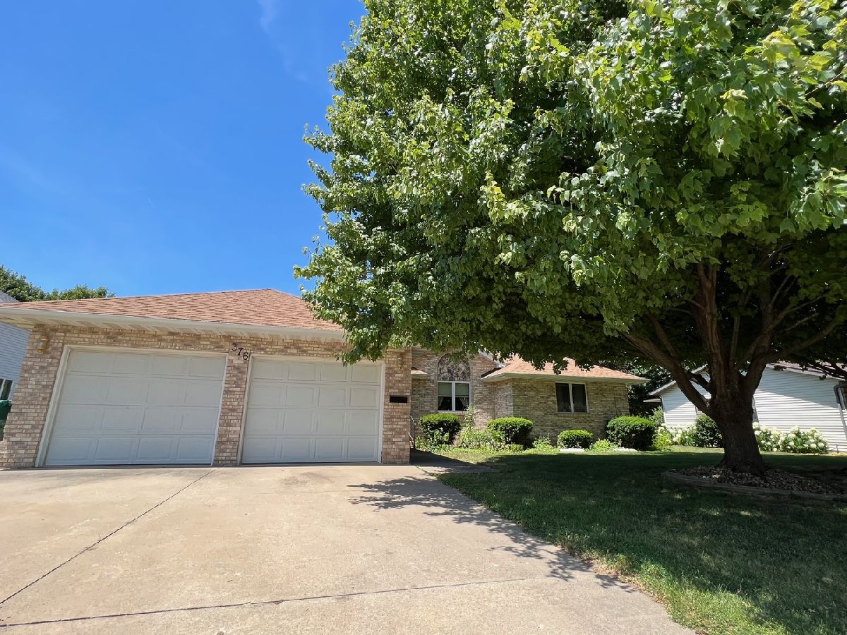 Homes & Condos & Townhomes Sold Comet Estates Braidwood Illinois, 376 Carol