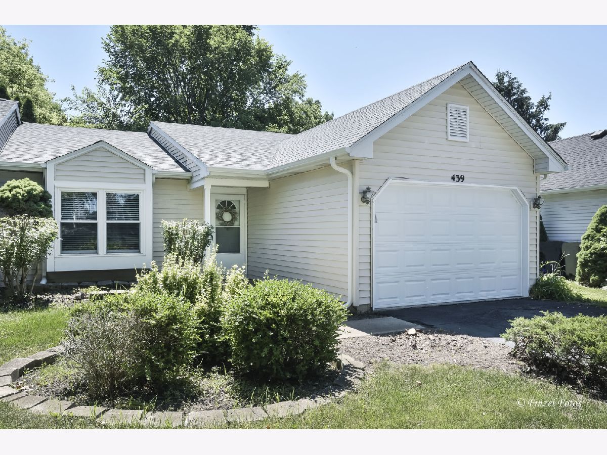 Condos & Townhomes Sold Parkwood Farms Elgin Illinois, 439 Campus