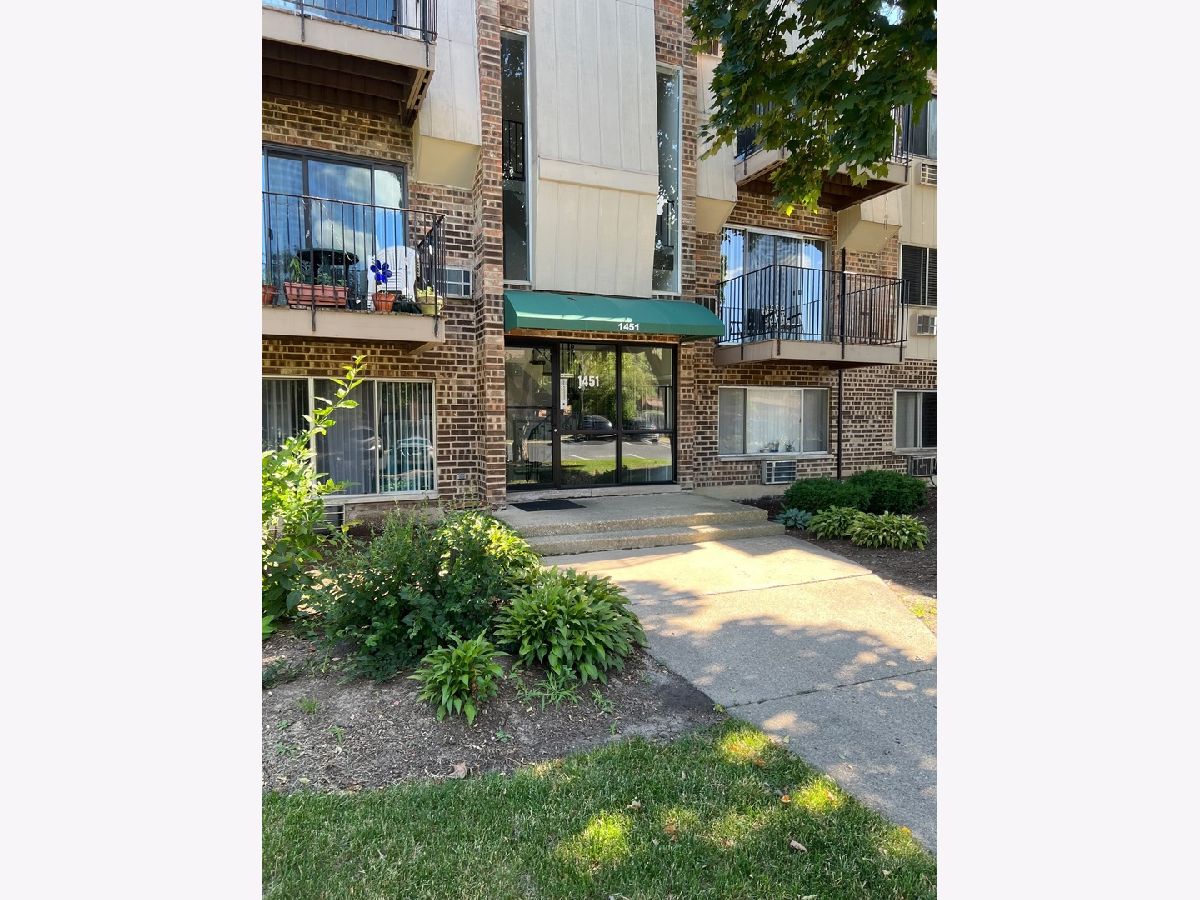 Condominiums Rented Brentwood Palatine Illinois, 1451 Winslowe