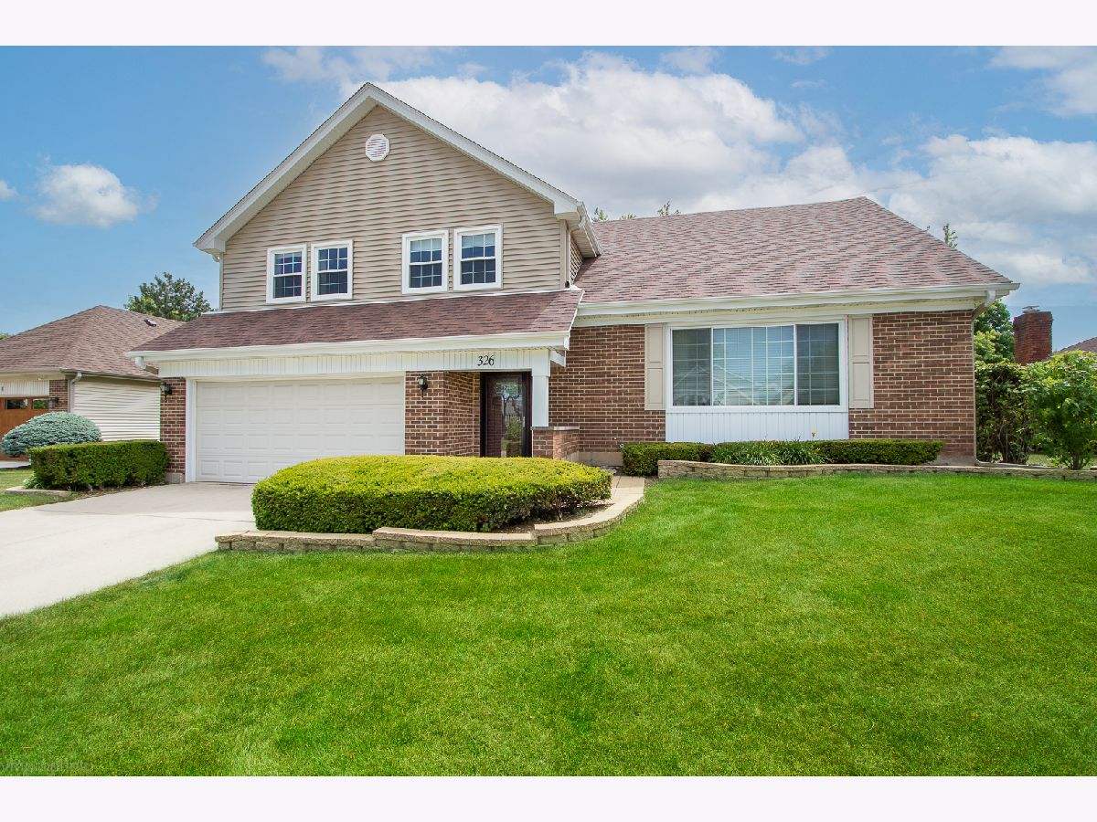 Homes Sold Stratford Place Estates Bloomingdale Illinois, 326 Old Mill