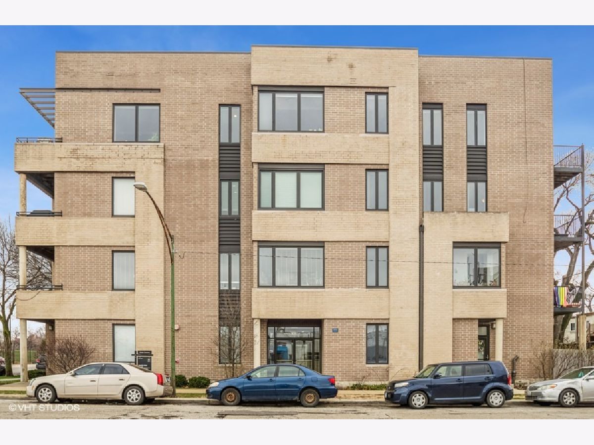 Condominiums Sold Terrace Place Chicago Illinois, 2409 Catalpa