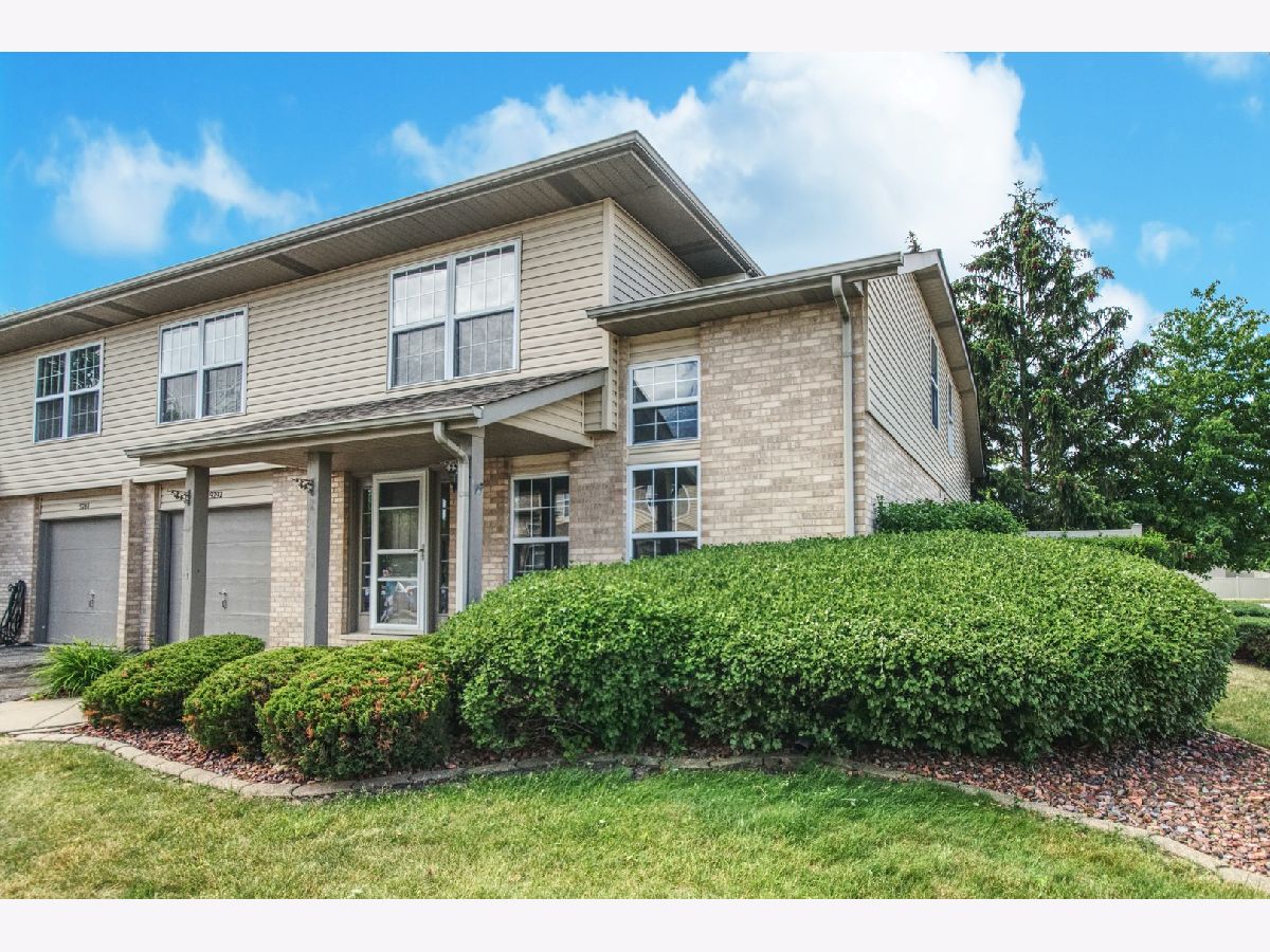 Townhomes & Condos & Homes Sold Timberline Orland Hills Illinois, 9292 Meadowview