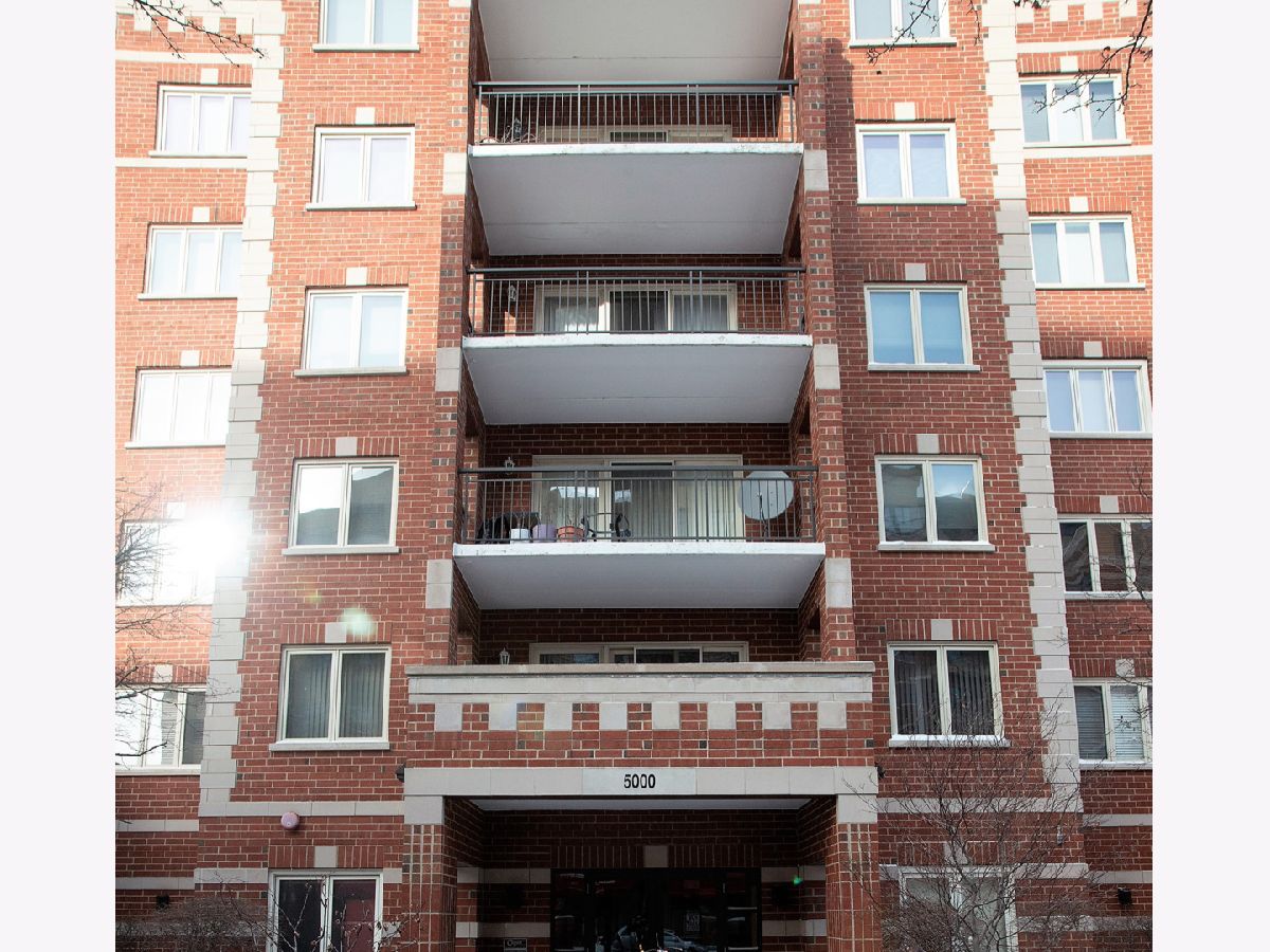 Condominiums Rented Towne Square Skokie Illinois, 5000 Oakton