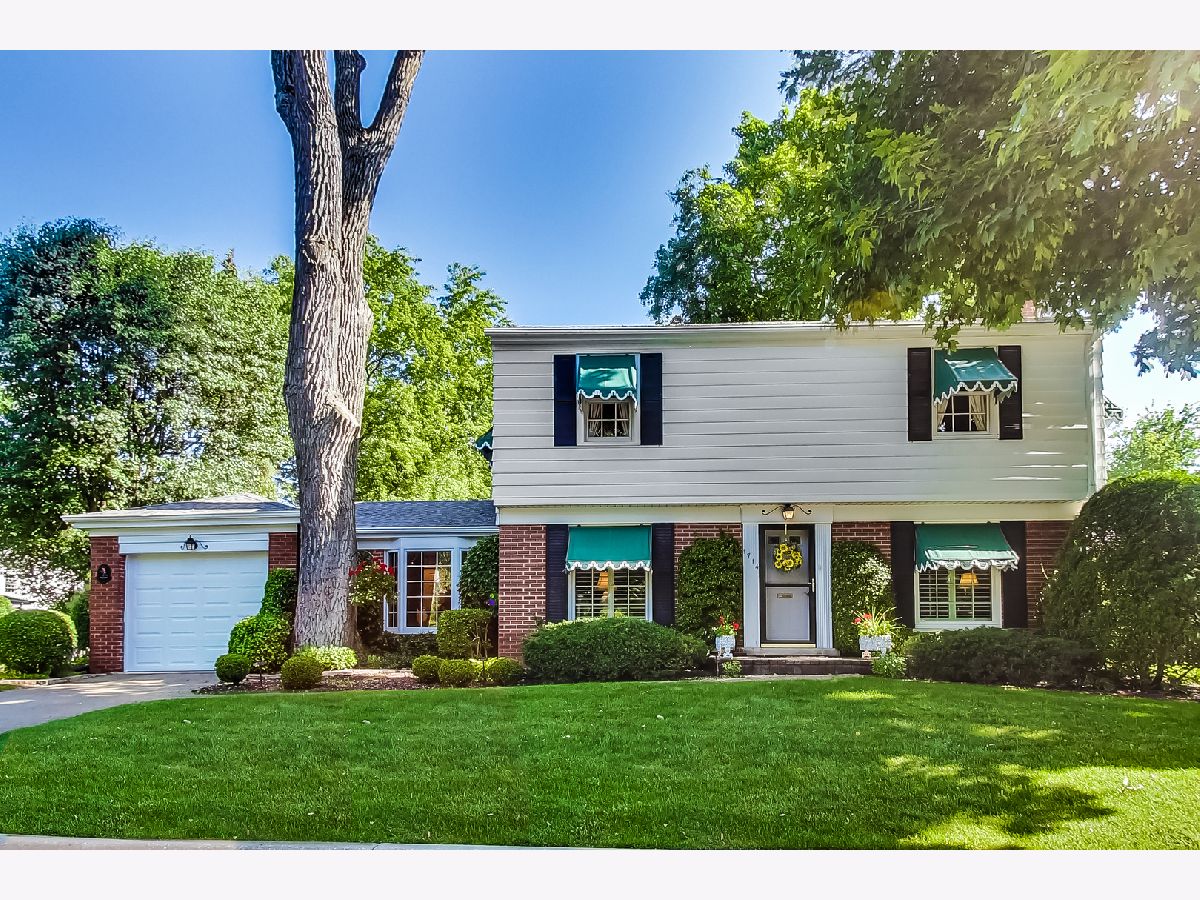 Homes & Townhomes & Condos Sold Stonegate Arlington Heights Illinois, 1714 Mayfair