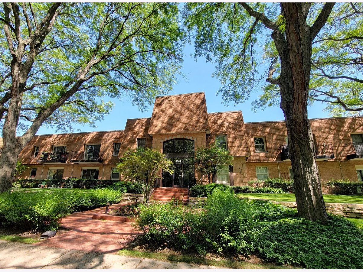 Condominiums Sold Brooke Estates Highland Park Illinois, 1240 Park