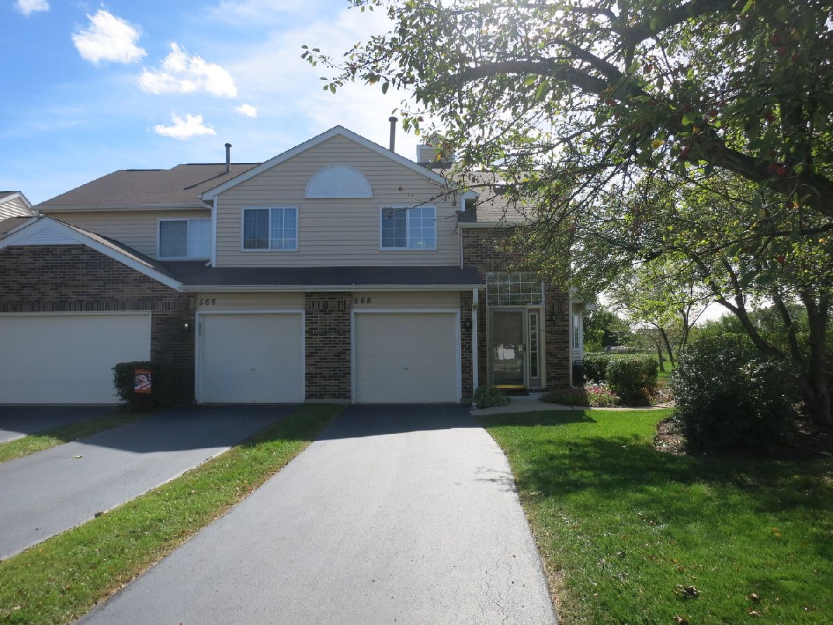 Townhomes & Condos & Homes Rented Pine Ridge Carol Stream Illinois, 568 Canterbury