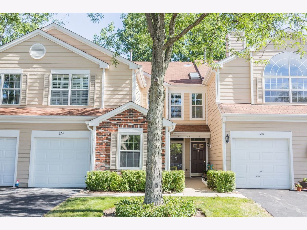 Manors Of Oak Knoll Streamwood IL, Townhomes & Condos & Homes For Sale