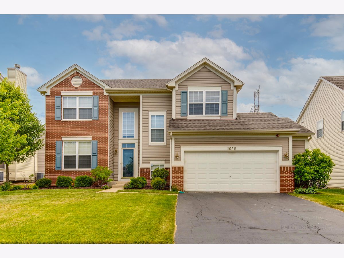 Homes & Condos & Townhomes Sold Canterbury Farms Hoffman Estates Illinois, 1625 Russell