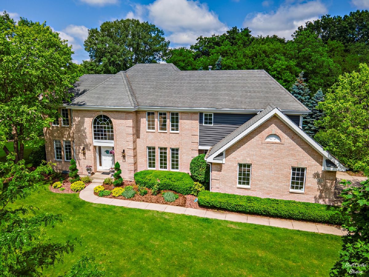 Homes & Condos & Townhomes Rented Wedgewood Crystal Lake Illinois, 721 Goldenrod