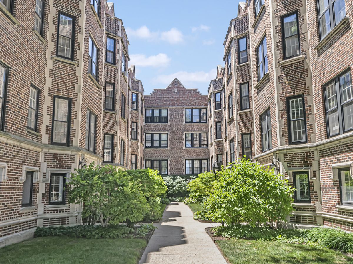 Condominiums Sold Tower Court Evanston Illinois, 594 Sheridan