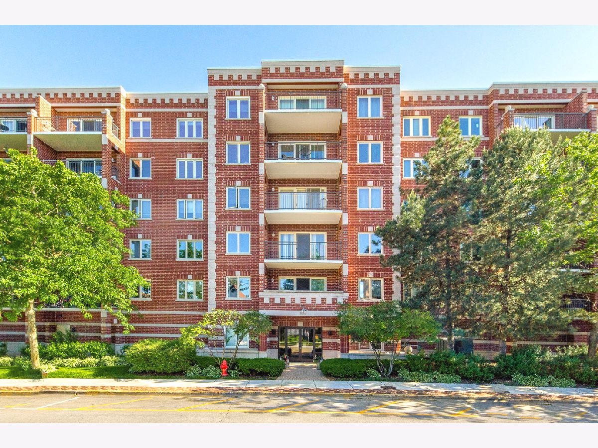 Condominiums Sold Towne Square Skokie Illinois, 5005 Warren