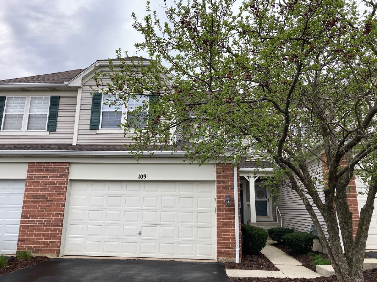 Townhomes Rented Baker Hill Glen Ellyn Illinois, 109 Tanglewood