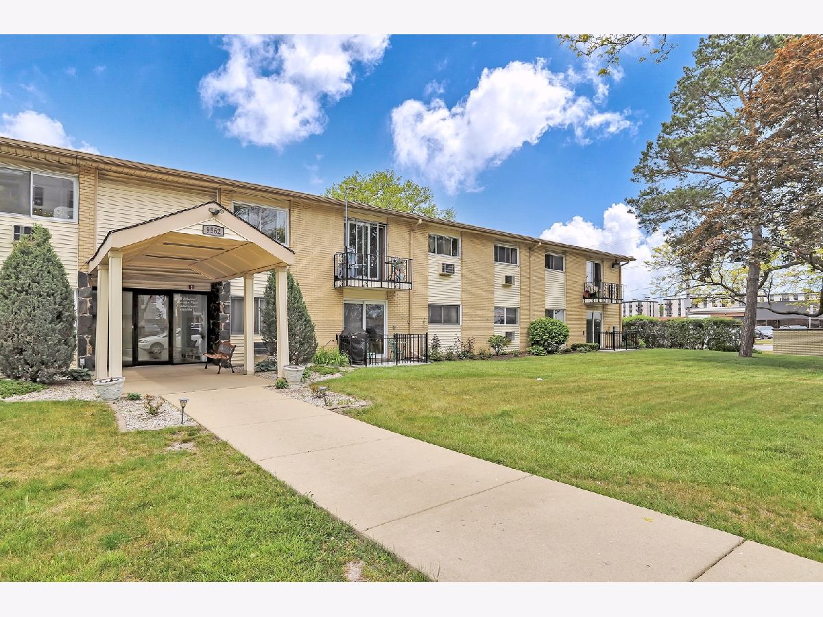 Condominiums Rented Coventry Place Des Plaines Illinois, 9562 Park