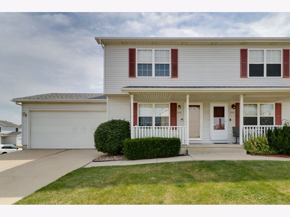 Condos & Townhomes Sold Beacon Hill Normal Illinois, 1310 Henry