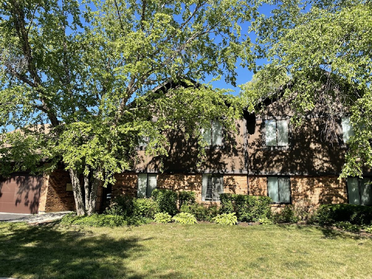 Condominiums Sold Manor Homes Of Century Oaks Elgin Illinois, 38 Creekside