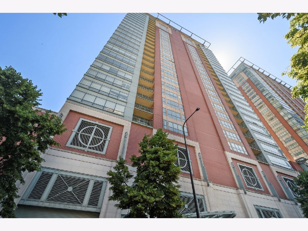 Condos & Townhomes Sold Riverview Condominiums Chicago Illinois, 445 North Water