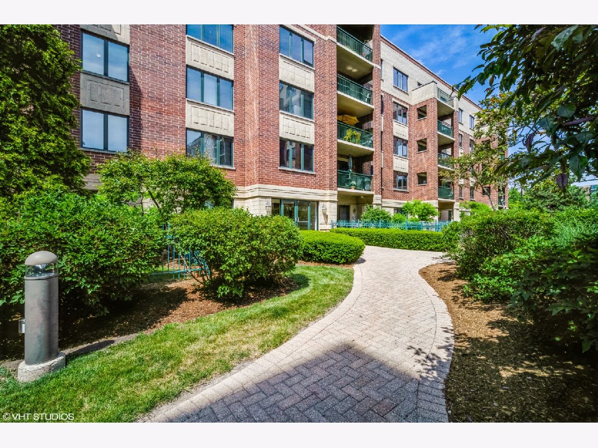 Condominiums Sold Village Centre Mount Prospect Illinois, 5 Central