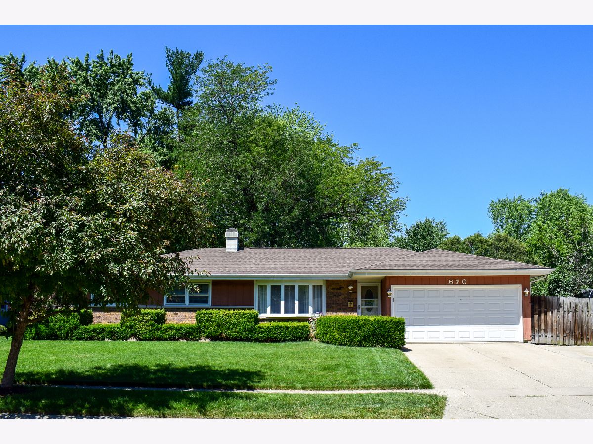 Homes & Condos & Townhomes Sold Lords Park Manor Elgin Illinois, 670 Bennett