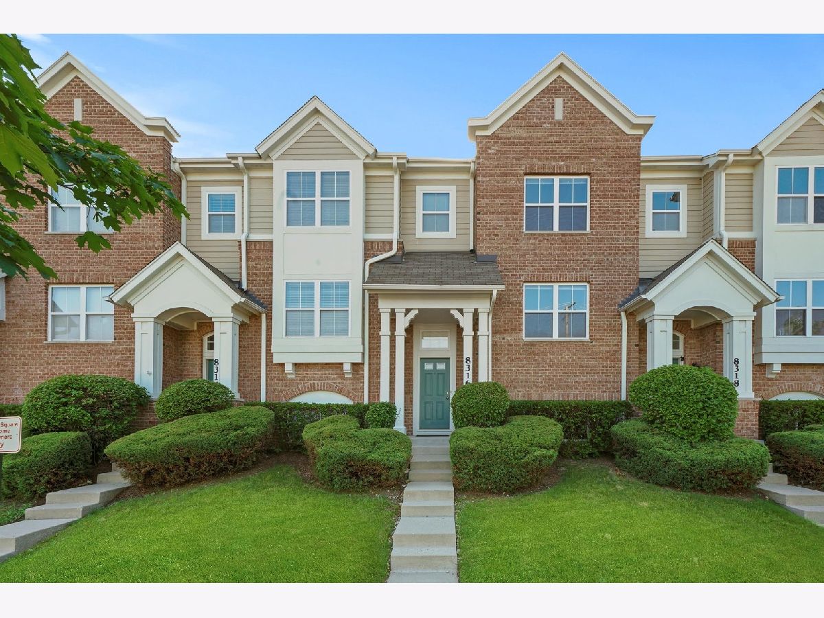 Townhomes & Condos Sold Trafalgar Square Morton Grove Illinois, 8316 Avalon