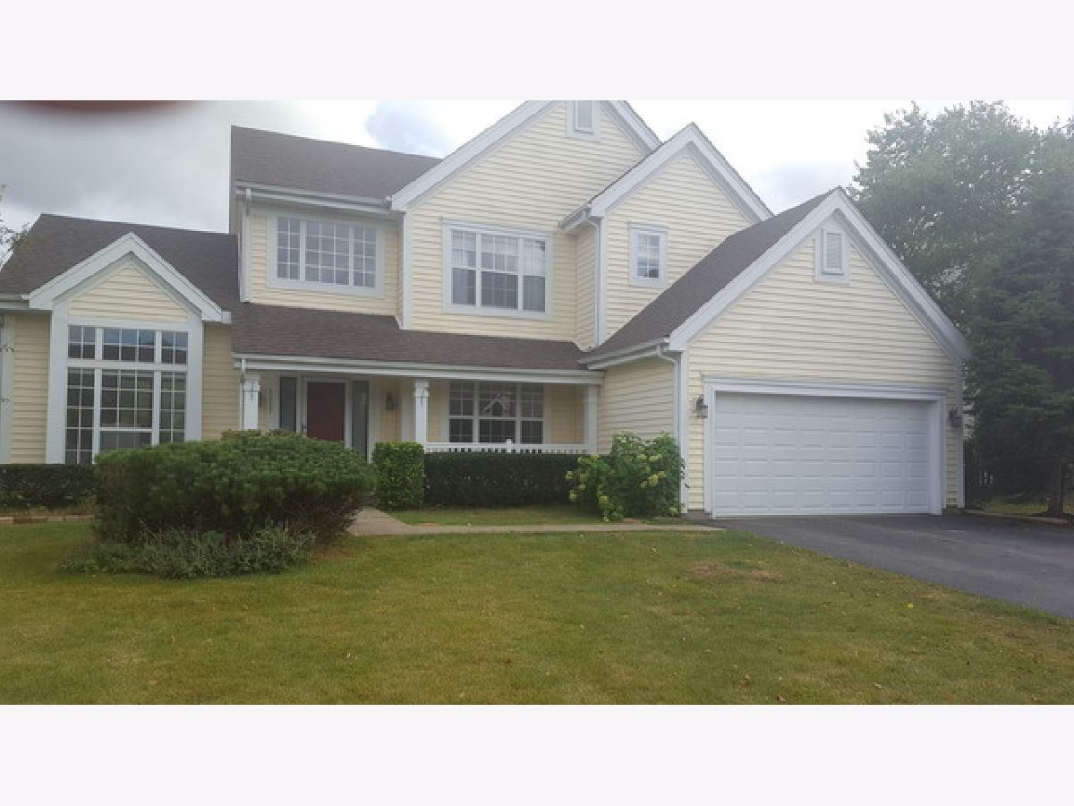 Homes Rented Hunters Creek Lake Zurich Illinois, 1217 Eric