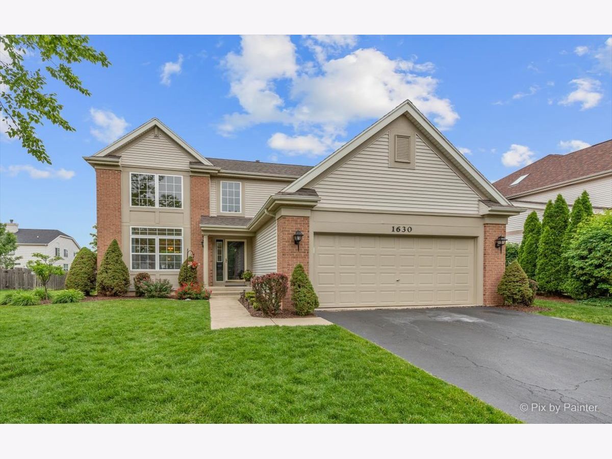 Homes & Townhomes & Condos Sold Mulberry Grove Elgin Illinois, 1630 Montclair