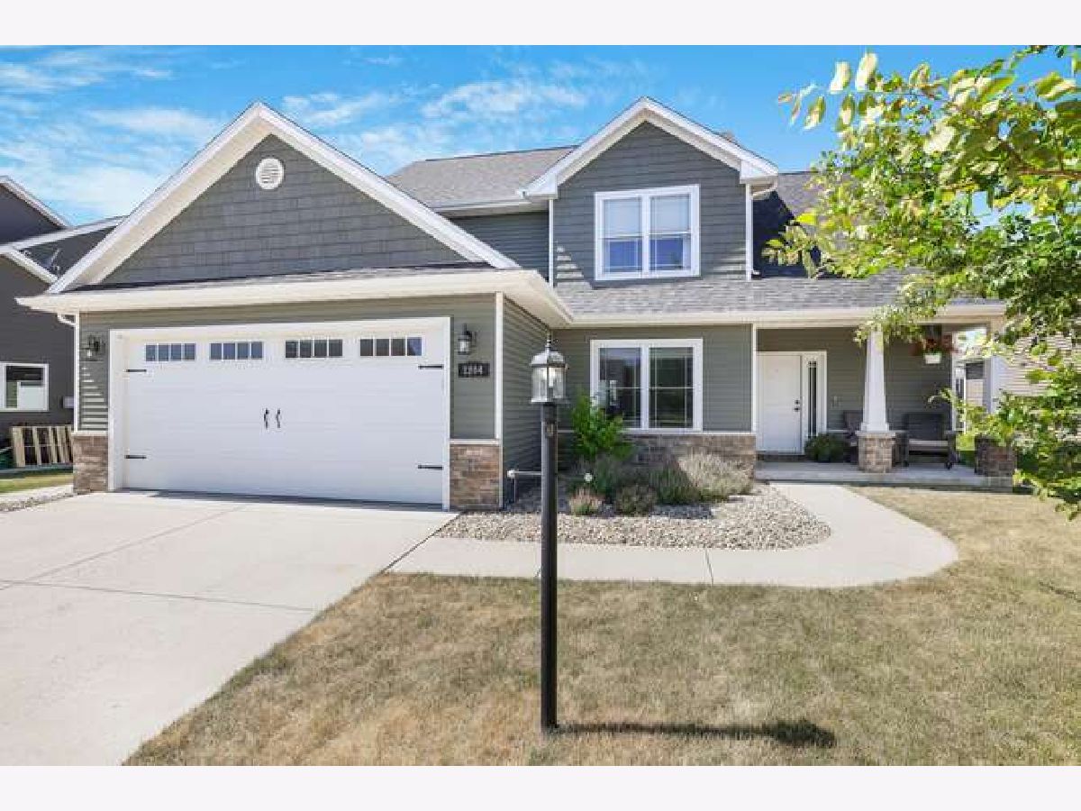 Homes & Condos & Townhomes Sold Ridge Creek Mahomet Illinois, 2204 Slade