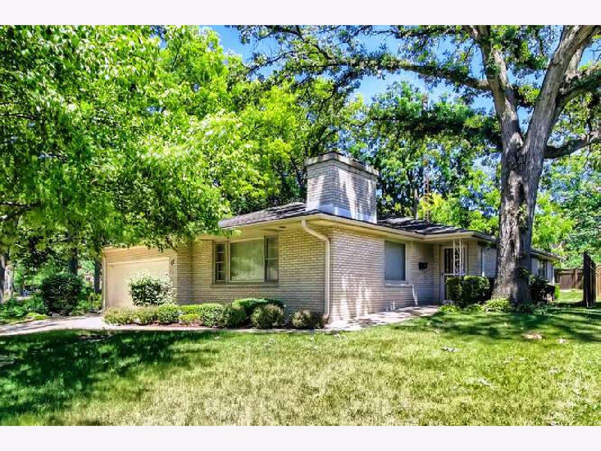 Homes Sold Home In The Woods Elgin Illinois, 17 River Bluff