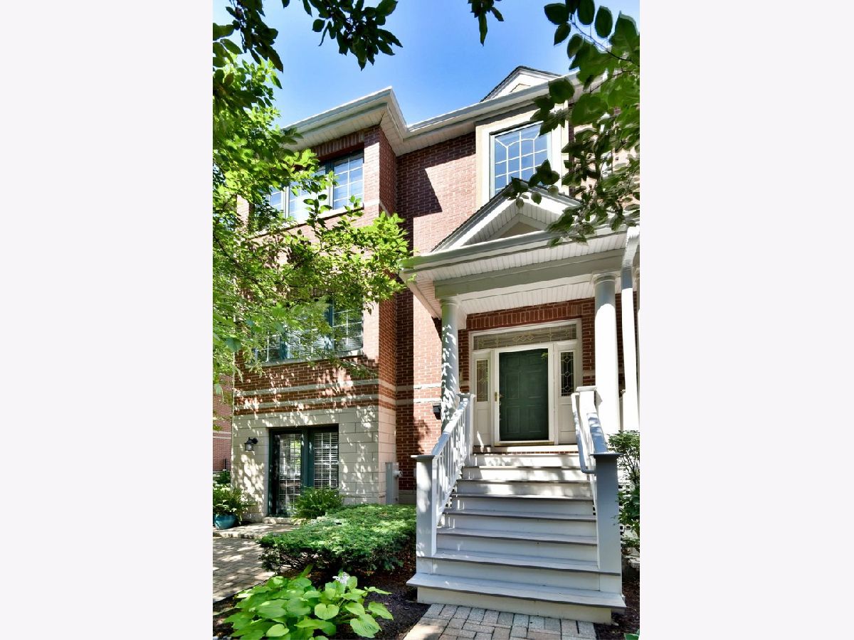 Townhomes & Condos Sold Market Square Elmhurst Illinois, 202 Addison