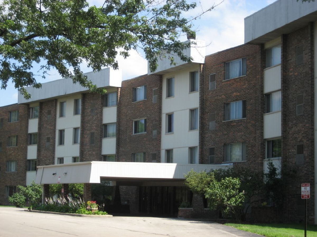 Condominiums Sold York Meadows Elmhurst Illinois, 841 York