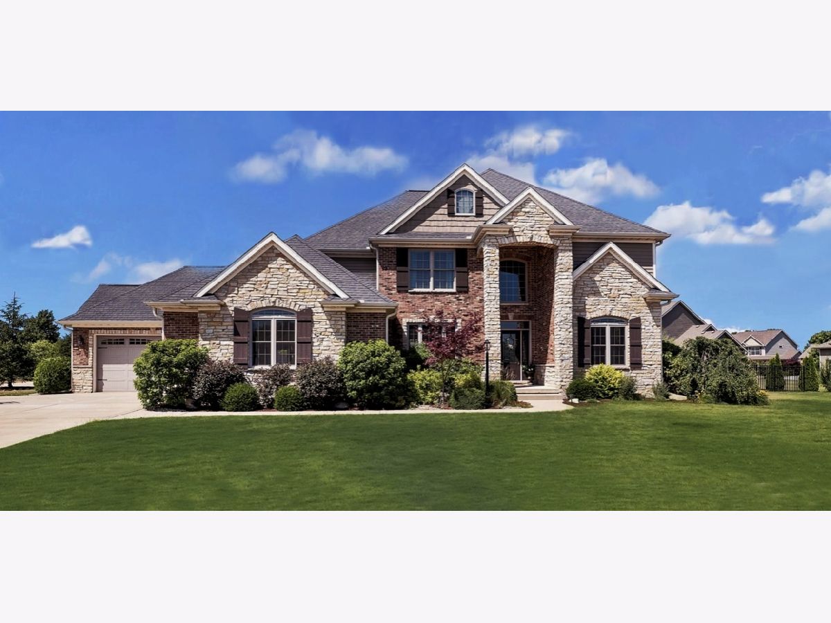 Homes Sold Lake Falls Savoy Illinois, 702 Lake Falls