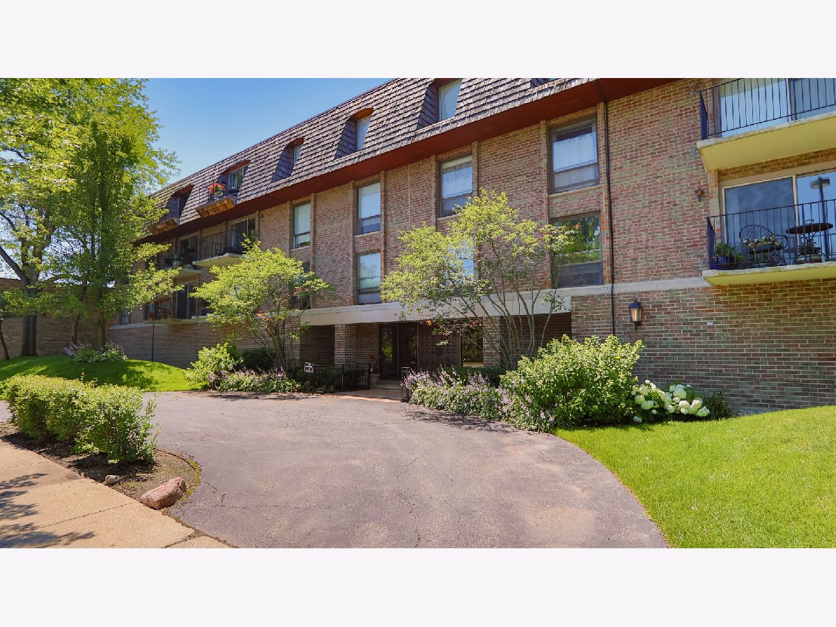 Condominiums & Homes Sold Hemphill House Winnetka Illinois, 134 Green Bay