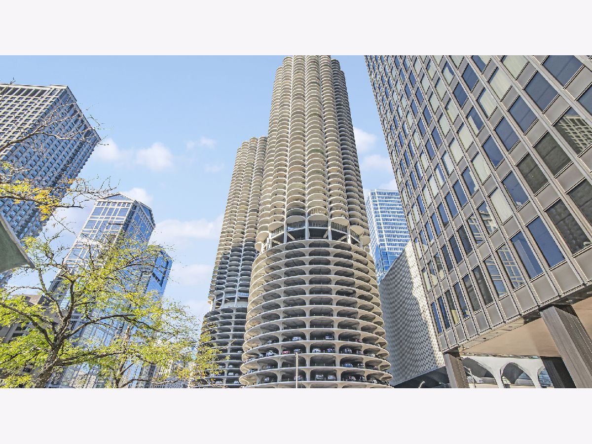 Condominiums Sold Marina City Chicago Illinois, 300 State