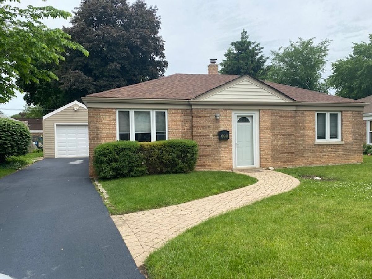 Homes & Townhomes & Condos Rented Copeland Manor Libertyville Illinois, 808 Rockland