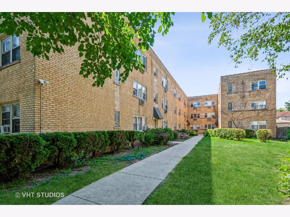 Condos & Townhomes & Homes Rented Rogers Park Chicago Illinois, 1711 Estes