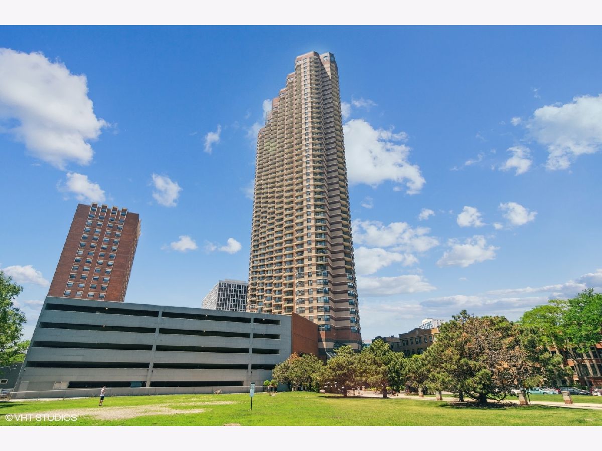 Condominiums Sold The New York Chicago Illinois, 3660 Lake Shore