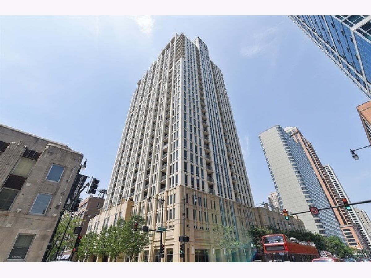 Condominiums Rented Michigan Avenue Towers Chicago Illinois, 1250 Michigan