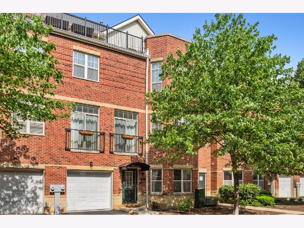 Townhomes Sold Belmont River Club Chicago Illinois, 3252 Anchor